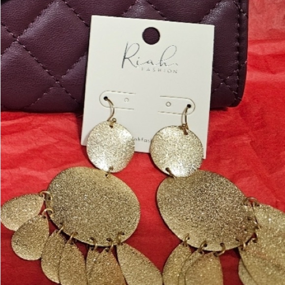 Earrings Gold Sparkling Dangles By Riah Fashions Nwt